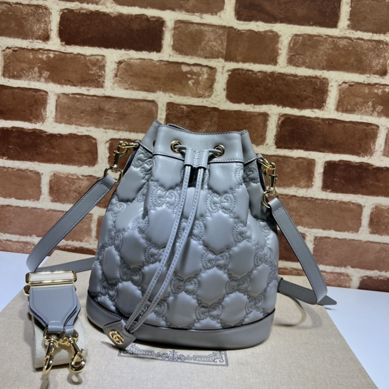 G*u*i bucket bags